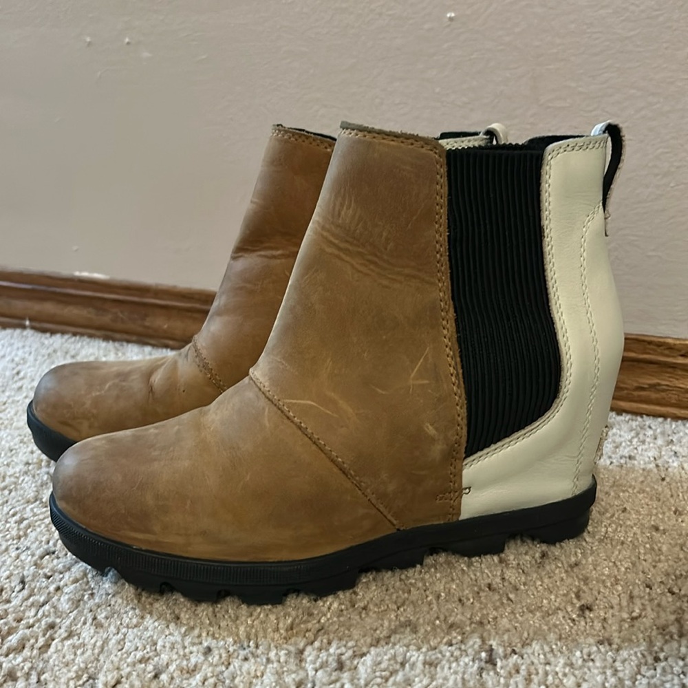 Stylish Tan and Cream Ankle Boots